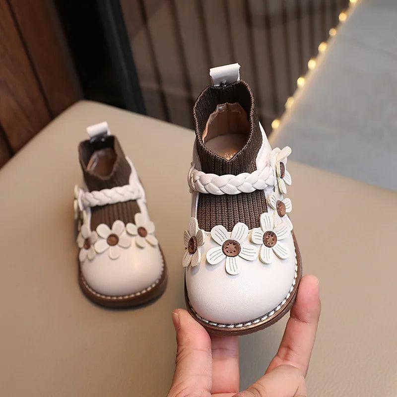 Mini Fashion™ - Søde blomster - Pigesko Cremehvid / 16 (0-6 måneder) | Pädagogisches Holzspielzeug von Mein Kleines Baby