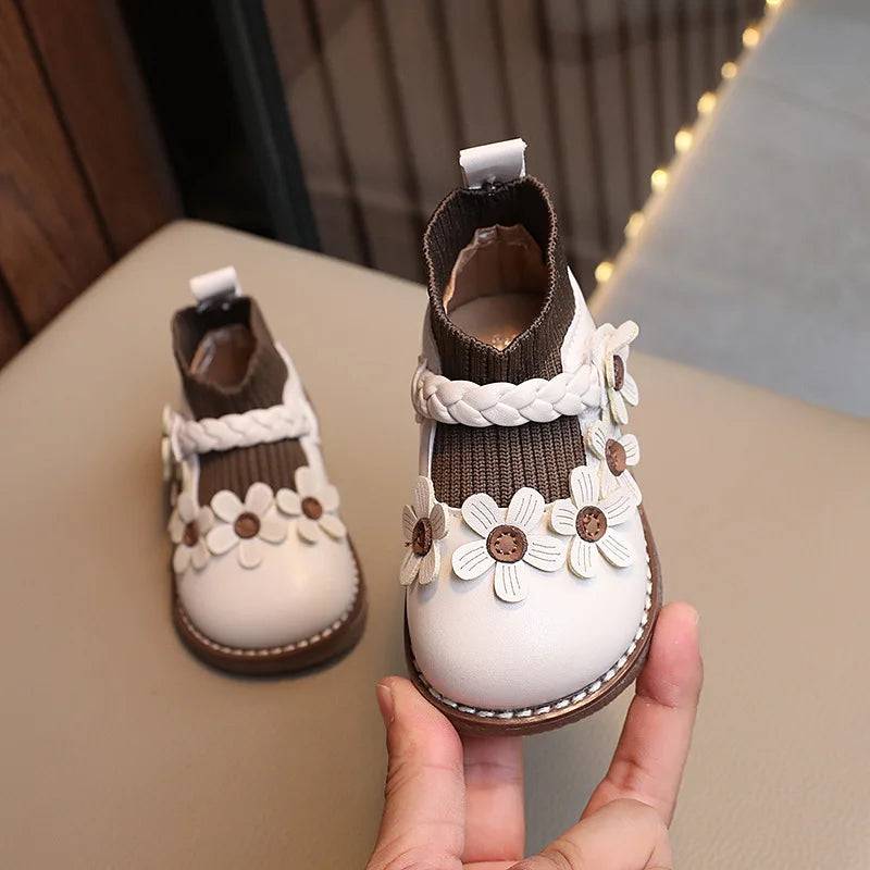 Mini Fashion™ - Søde blomster - Pigesko Cremehvid / 16 (0-6 måneder) | Pädagogisches Holzspielzeug von Mein Kleines Baby