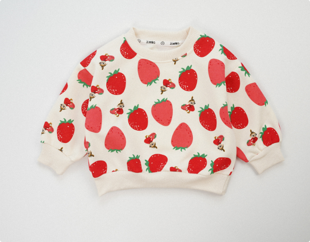 Mini Fashion™ - Sødt jordbærdesign - Sweatshirt Flere jordbær / 130 (6 År) | Pädagogisches Holzspielzeug von Mein Kleines Baby