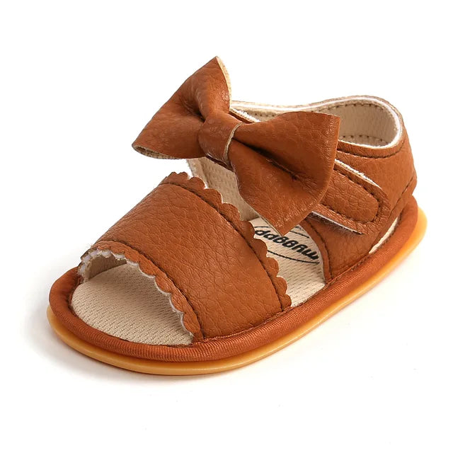 Mini Fashion™ - Soft Fit - Kinder Sandalen Rosa / 15 (12-18 Monate) / Schleife | Pädagogisches Holzspielzeug von Mein Kleines Baby