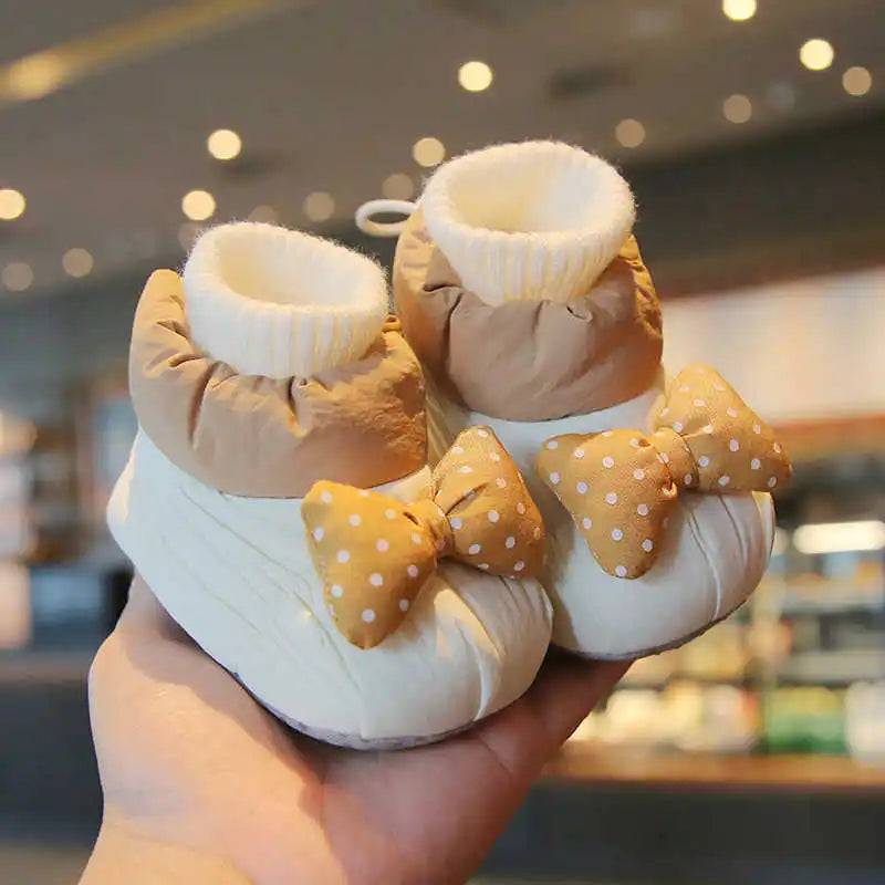 Mini Fashion™ - Trendige Anti-Rutsch - Babyschuhe Weiß / 19 (7-12 Monate) | Pädagogisches Holzspielzeug von Mein Kleines Baby