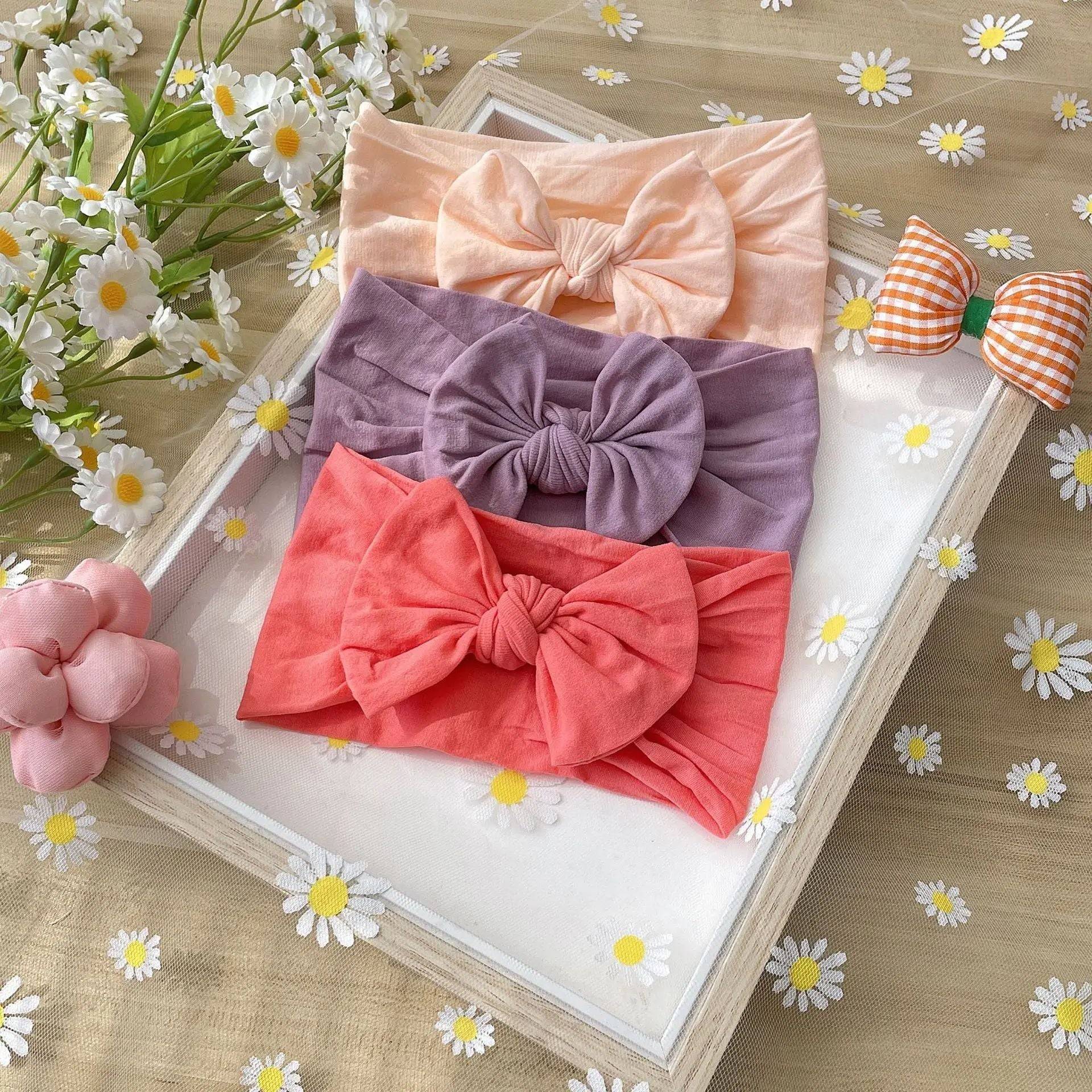 Mini Fashion – Moderigtigt og blødt – Hårbånd med sløjfe til børn Bærblanding (rød-rosa-gul) | Pädagogisches Holzspielzeug von Mein Kleines Baby