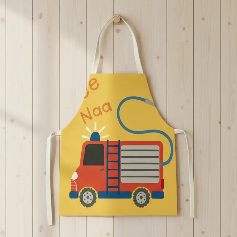 MiniChef™ – Verspielt&Fleckabweisend– Kinderschürze M (5-8 Jahre) / Feuerwehrwagen | Pädagogisches Holzspielzeug von Mein Kleines Baby