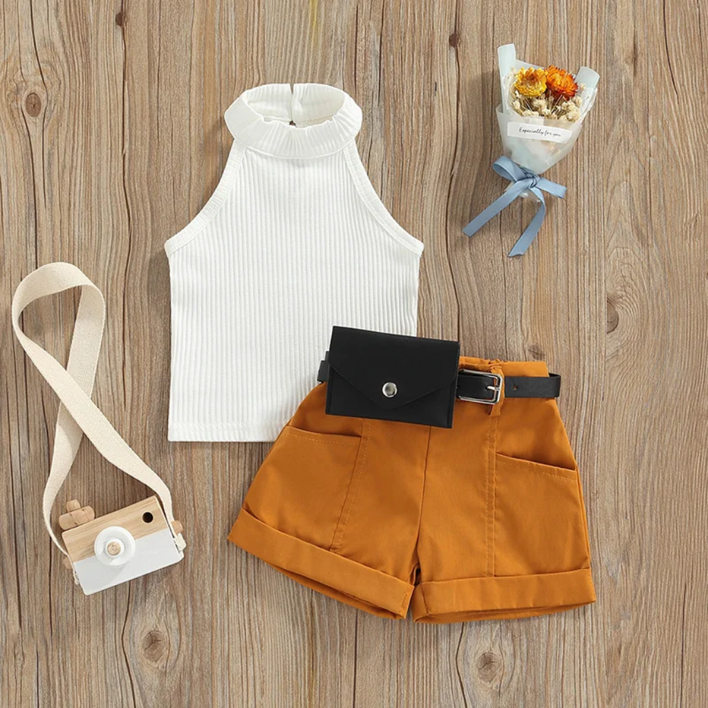 MiniFashionista – Elegant & Trends – Mädchen-Set mit Top, Shorts und Gürteltasche Weiß / 100 (1–2 Jahre) | Pädagogisches Holzspielzeug von Mein Kleines Baby