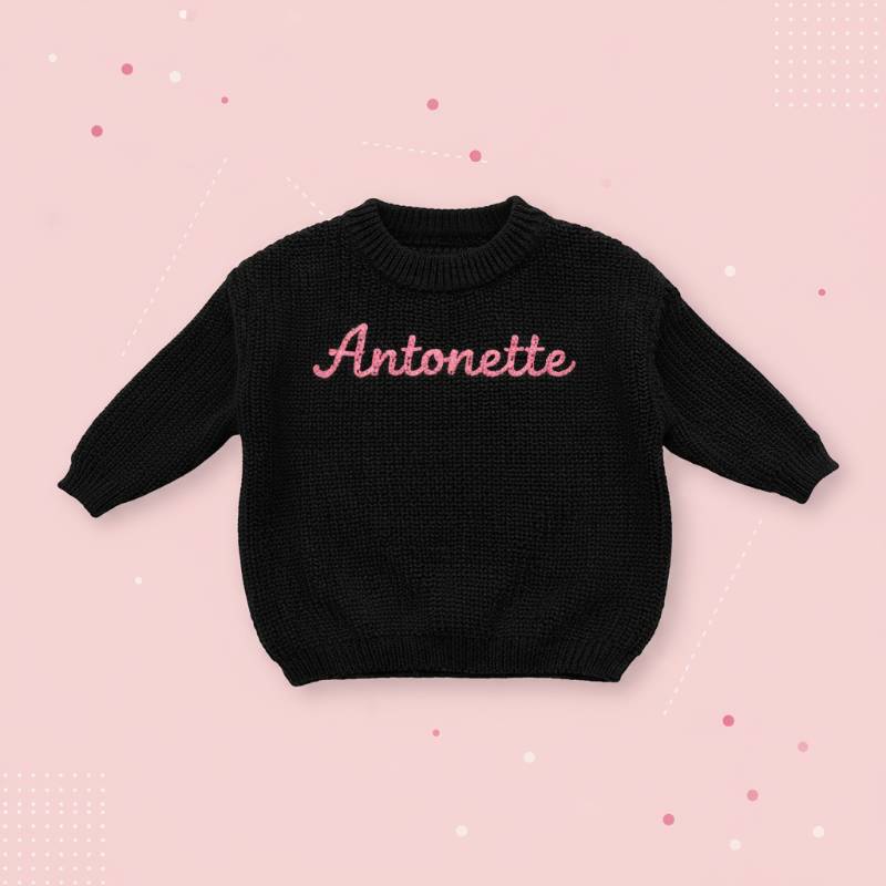 Personalized Baby Sweater – Unik & kærlig – Broderet, personlig babytrøje Sort / 56 (3–6 måneder) | Pädagogisches Holzspielzeug von Mein Kleines Baby