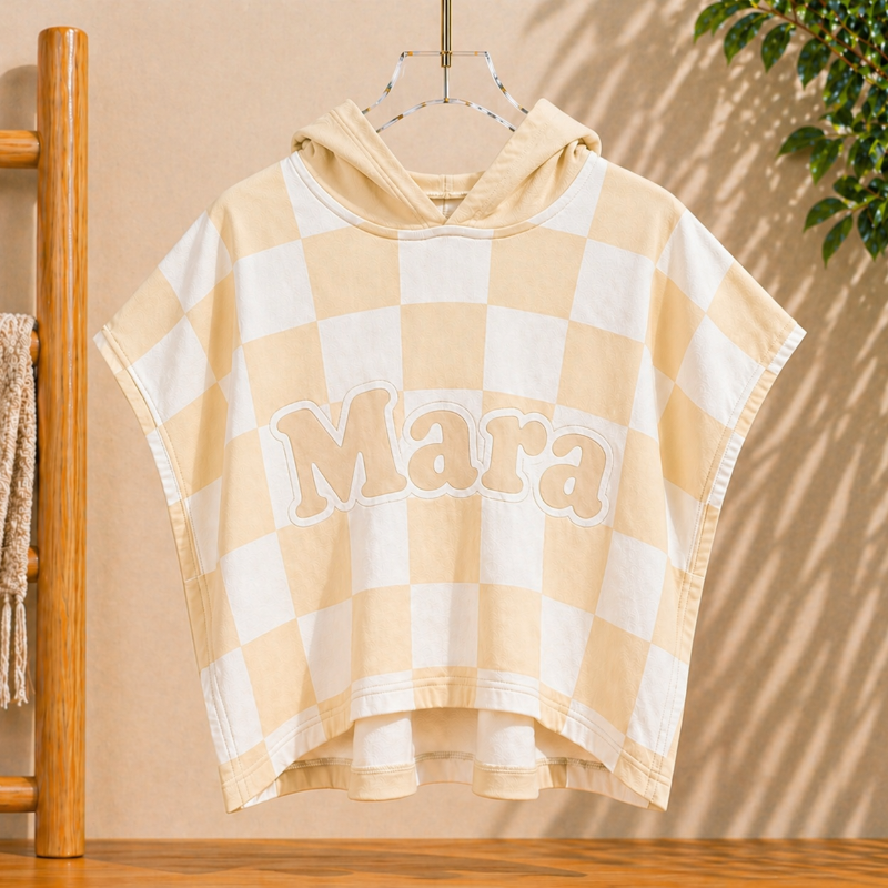 Personalized Hooded Towel – Weich & Einzigartig – Personalisiertes Kinder-Bademantel Vanille / 60x80cm | Pädagogisches Holzspielzeug von Mein Kleines Baby