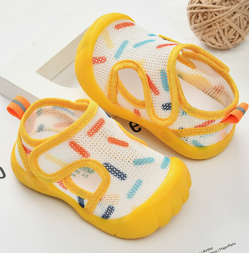Puddle Play Pals™ - Leichtes Einsteigen - Kindersandalen Goldgelb / 15 (9-12 Monate) | Pädagogisches Holzspielzeug von Mein Kleines Baby
