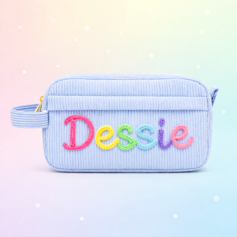 SchoolJoy– Praktisch&Persönlich – Personalisiertes Federmäppchen Blå | Pädagogisches Holzspielzeug von Mein Kleines Baby