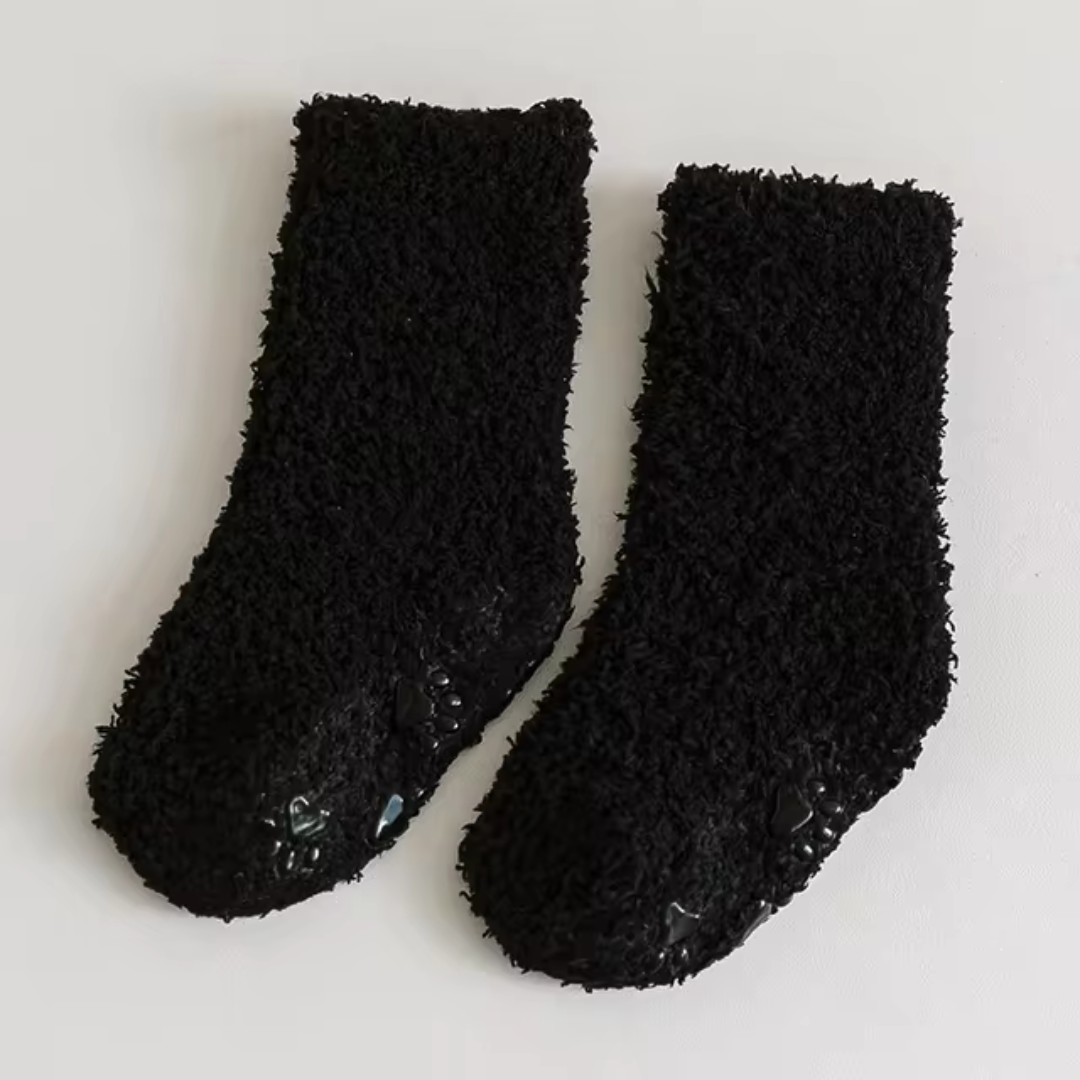 SnuggleBoo – Varm & blød – Fleece babysokker Sort / S (0 – 2 år) | Pädagogisches Holzspielzeug von Mein Kleines Baby