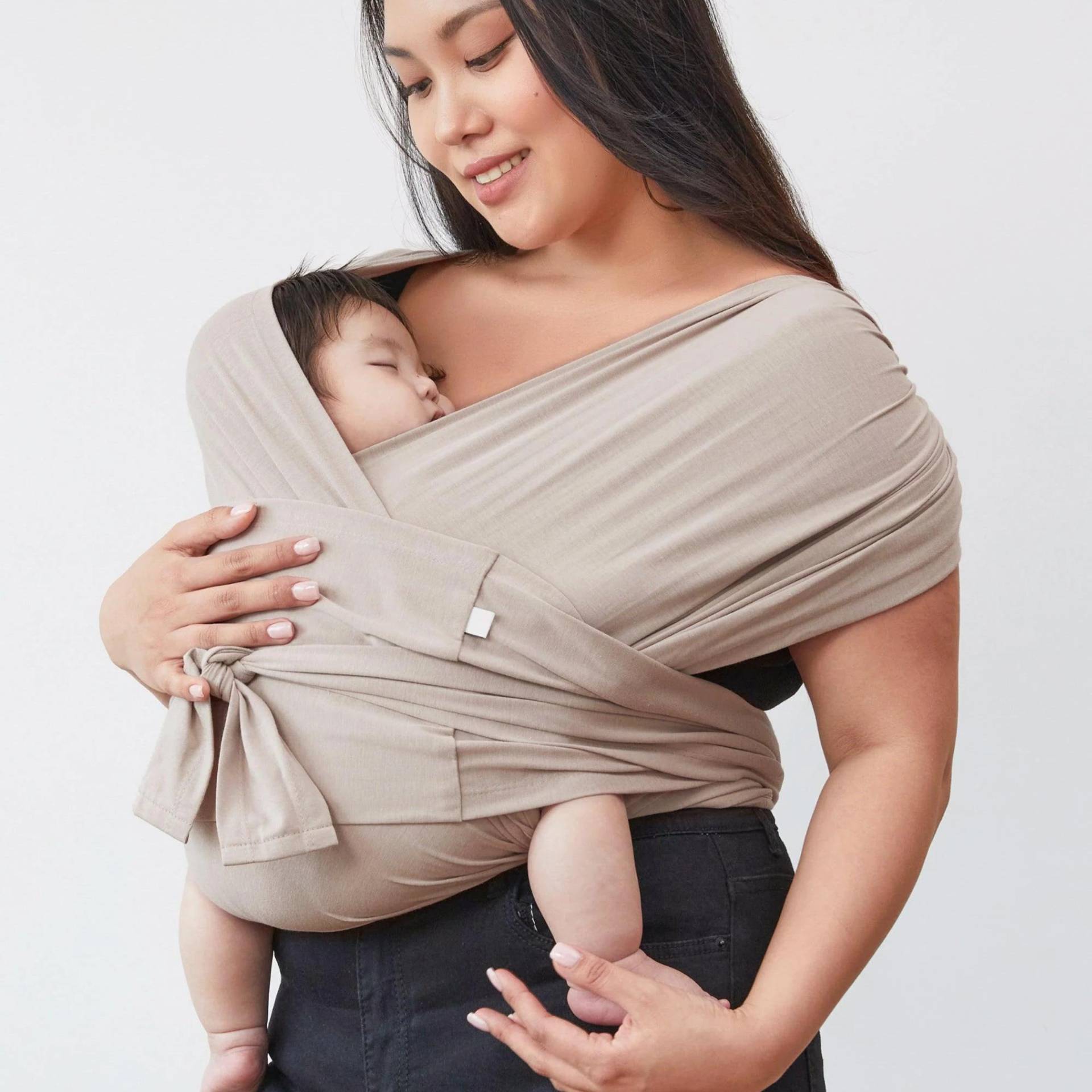 SoftNest - Bequem, atmungsaktiv und sicher– ergonomische Babytrage Taupe | Pädagogisches Holzspielzeug von Mein Kleines Baby