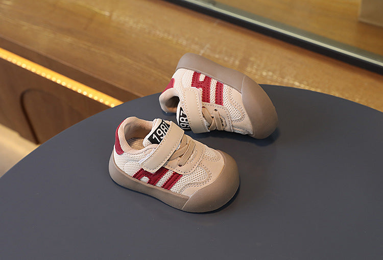 StrideKids– Komfort&Stil– Sneaker mit Klettverschluss für Kinder Rot / 20 (15 – 18 Monate / 14 cm) | Pädagogisches Holzspielzeug von Mein Kleines Baby