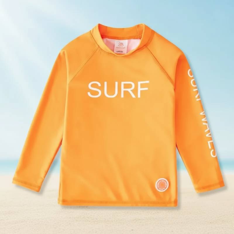 SunShield – Beskyttende og fleksibel – Surf-shirt til børn med lange ærmer og UPF 50+ Pløjning / 130 (6–7 år) | Pädagogisches Holzspielzeug von Mein Kleines Baby