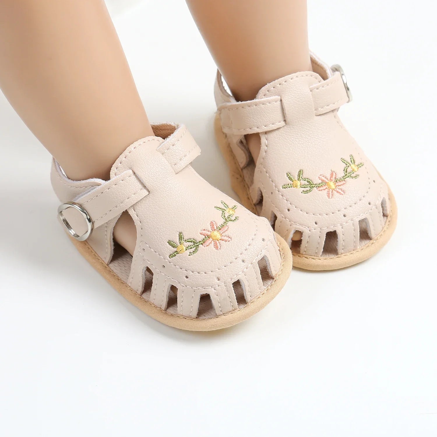 TinyPetals– Komfort&Stil– Babysandalen mit Blumenstickerei Beige / 12 (6-12 Monate) | Pädagogisches Holzspielzeug von Mein Kleines Baby