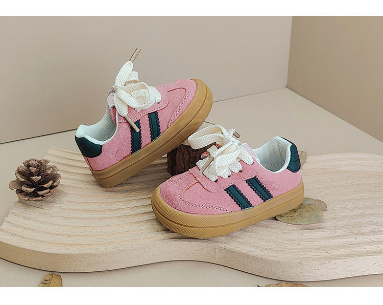TinySteps – Komfort og stil - Sneaker med snørebånd Lyserød / 19 (12 – 15 måneder / 13.8 cm) | Pädagogisches Holzspielzeug von Mein Kleines Baby