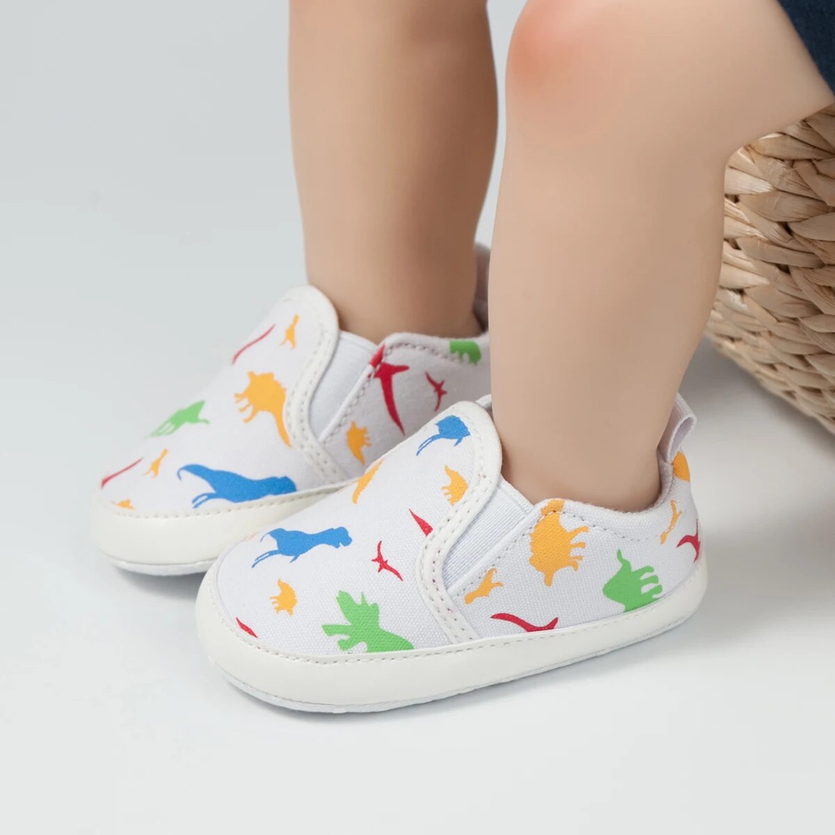 TinySteps– Sicher&verspielt– Baby-Slip-On-Sneaker mit rutschfester Sohle Weiß / 17 (6 – 12 Monate / 11.5–12 cm) | Pädagogisches Holzspielzeug von Mein Kleines Baby