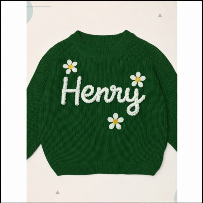 TinyStitch – Personalisierter Strickpullover mit Namen für Kinder Armygrün – weißer Aufdruck / 75 (12–18 Monate) / Regenbogen | Pädagogisches Holzspielzeug von Mein Kleines Baby