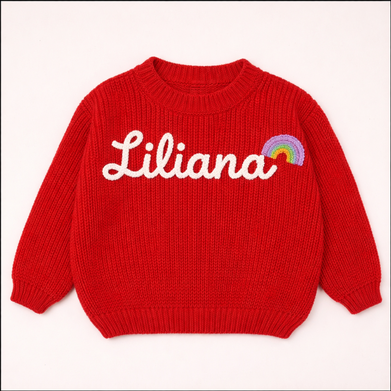 TinyStitch– Personalisierter Strickpullover mit Namen für Kinder Rot-weißer Aufdruck / 65 (3–6 Monate) / Margriet | Pädagogisches Holzspielzeug von Mein Kleines Baby