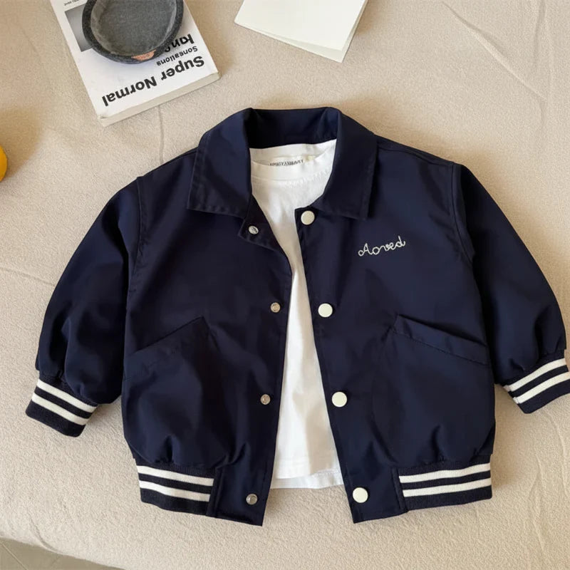 UrbanCub – Cool & stilfuld – Baseballjakke til børn Blå / 130 (7–8 år) | Pädagogisches Holzspielzeug von Mein Kleines Baby