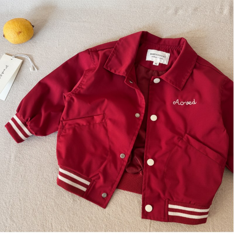 UrbanCub – Cool & stilfuld – Baseballjakke til børn Rød / 130 (7–8 år) | Pädagogisches Holzspielzeug von Mein Kleines Baby