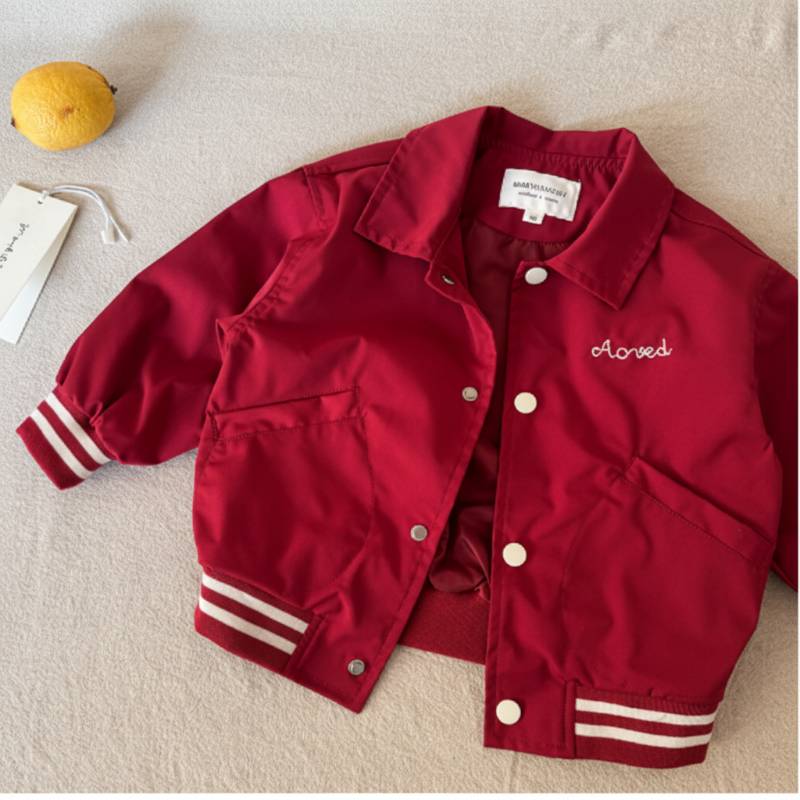 UrbanCub – Cool & stilfuld – Baseballjakke til børn Rød / 130 (7–8 år) | Pädagogisches Holzspielzeug von Mein Kleines Baby