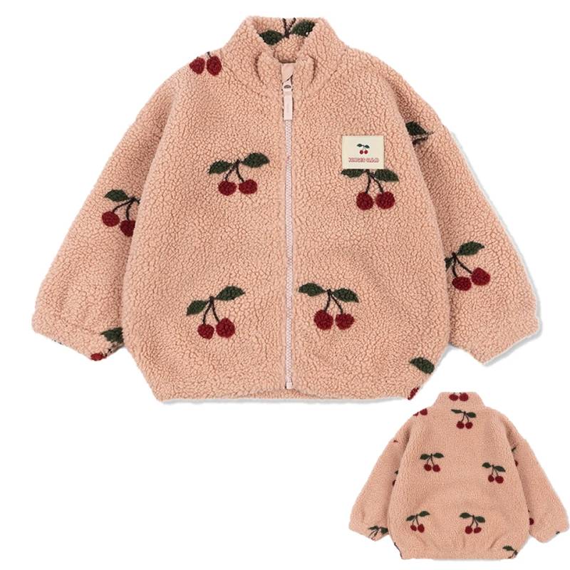 WarmHug – Bequem & trendy – Kinder-Fleecejacke mit verspielten Motiven Jacke / Kirsche / 100 (3–4 Jahr) | Pädagogisches Holzspielzeug von Mein Kleines Baby