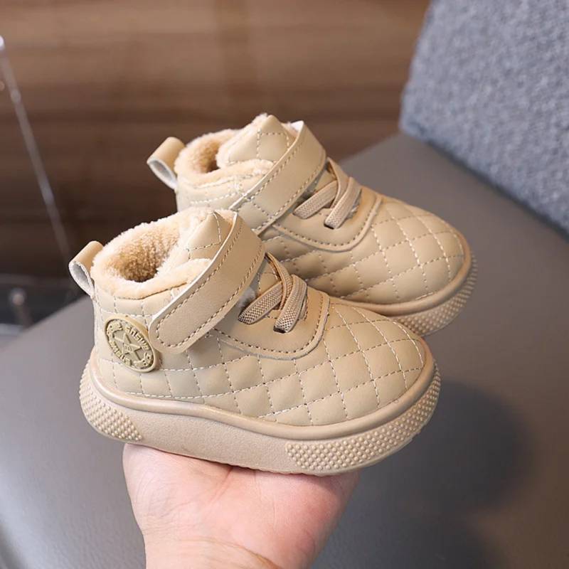 WarmWalk – Bequem & trendy – Kinder-Winterstiefel mit Plüschfutter Beige / 17 (3–6 Monate) | Pädagogisches Holzspielzeug von Mein Kleines Baby