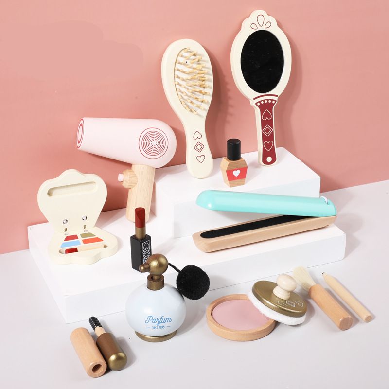 Woods– Fantasievoll&Nachhaltig– Beauty Salon Spielset Klassische Prinzessin Kosmetiktasche | Pädagogisches Holzspielzeug Woods– Fantasievoll&Nachhaltig– Beauty Salon Spielset Klassische Prinzessin Kosmetiktasche | Pädagogisches Holzspielzeug von Mein Kleines Baby