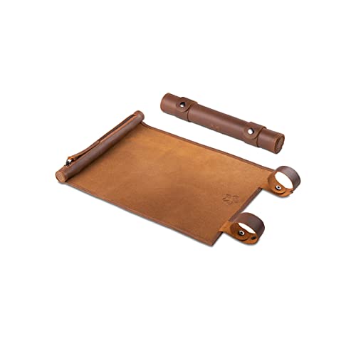 Melia Games RPG Würfelmatte zum Rollen - handgefertigte Würfelunterlage aus Echt-Leder - Pen and Paper Matte mit Würfelfach - für Fantasy-Rollenspiele (Tobacco) von Melia Games