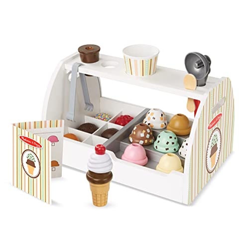 Melissa & Doug Eisdiele aus Holz - 28-teiliges Spielset zum Portionieren und Servieren von 8 Sorten Eiscreme in Eistüten oder im Eisbecher, Spielgeld inklusive, für Kinder ab 3 Jahren von Melissa & Doug