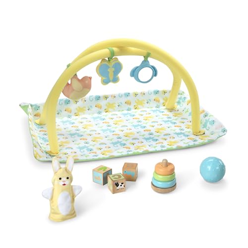 Melissa & Doug Mine to Love Puppen-Spielset Zeit zum Spielen mit Aktivitäten-Gym, Stapelspielzeug und mehr (16 Teile), Gelb von Melissa & Doug