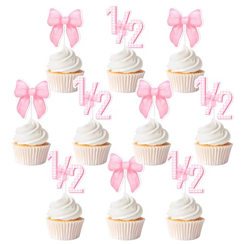 Cupcake-Topper mit rosa Schleife, 1/2 Geburtstag, rosa Schleife, halber Geburtstag, Kokette, Gingham-Kuchendekorationen für Mädchen, Schleifen-Thema, 6 Monate, Partyzubehör, 24 Stück Cupcake-Topper mit rosa Schleife, 1/2 Geburtstag, rosa Schleife, halber Geburtstag, Kokette, Gingham-Kuchendekorationen für Mädchen, Schleifen-Thema, 6 Monate, Partyzubehör, 24 Stück von Merrystorm
