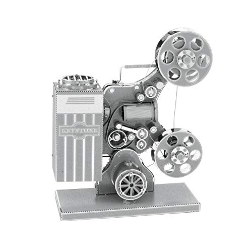 Fascinations Metal Earth MMS088 - 502520, Movie Projector, Konstruktionsspielzeug, 2 Metallplatinen, ab 14 Jahren Fascinations Metal Earth MMS088 - 502520, Movie Projector, Konstruktionsspielzeug, 2 Metallplatinen, ab 14 Jahren von Metal Earth