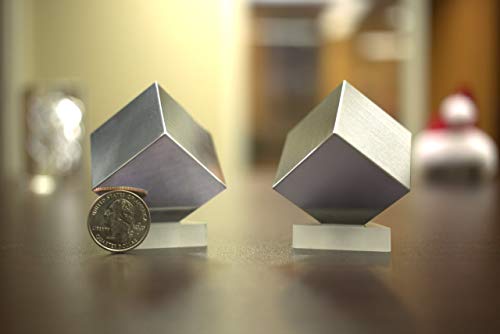 Fantastischer Satz von 2 Würfeln (38,1 mm) Wolfram (W) und Aluminium (Al) / Gleiche Größe, Aber extrem unterschiedliche Gewichte (aufgrund der Dichte). Sie umfassen Basen von Midwest Tungsten Service
