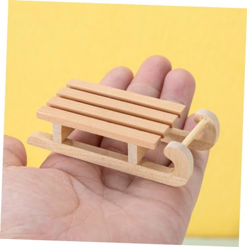 Mikikit 2 Stück Puppenhaus Schlitten Teiliges DIY Weihnachtsmodell aus Holz Miniatur Weihnachtsdeko für Puppenhaus Zubehör Kreative Xmas Bastelset Mini Ornamente von Mikikit