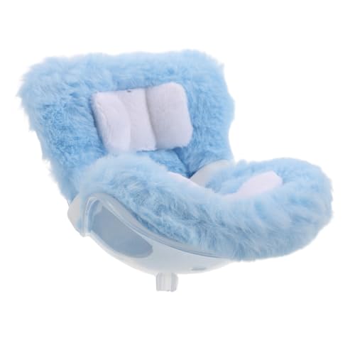 Mikikit Plüsch Puppenautositz mit Transparentem Sockel Dekorativer Autositz und Sicherheitsstuhl für Puppen Weiches Sitzkissen für Autos Vielseitiges Dollhouse Zubehör Blaues Accessoire Mikikit Plüsch Puppenautositz mit Transparentem Sockel Dekorativer Autositz und Sicherheitsstuhl für Puppen Weiches Sitzkissen für Autos Vielseitiges Dollhouse Zubehör Blaues Accessoire von Mikikit