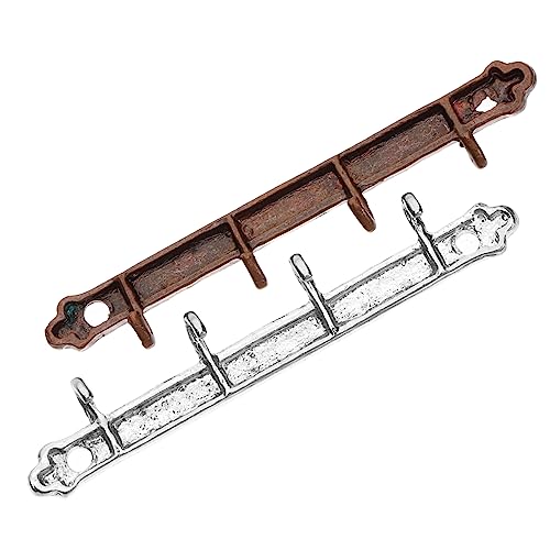 Mikinona 2 Stück Miniatur Metallhaken für Puppenhaus Kleine Küchenhaken Praktische Mini Aufhänger für Puppenkleider und Zubehör Farblich Gemischt Braun und Silber Detailgetreue Miniatur von Mikinona