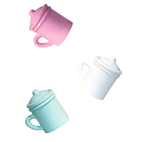 Mikinona 3 Stück Miniatur Puppenhaus Badezimmerbecher aus Stabilem Legierungsmaterial Dekorative Miniatur Trinkbecher in Weiß Rosa und Blau für Puppenhausdekoration und Fotorequisiten von Mikinona