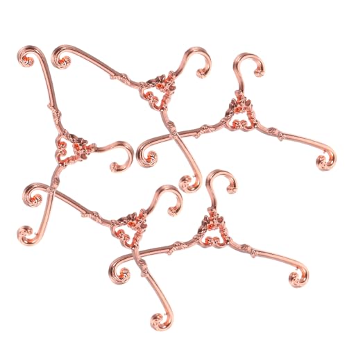 Mikinona 5 Stück Teiliges Miniatur Puppenkleiderbügel aus Stabilem Eisen Elegante Vintage Metall Kleiderbügel in Roségold für Puppenhaus und Puppenschrank Schonend für Puppenkleidung zur Mikinona 5 Stück Teiliges Miniatur Puppenkleiderbügel aus Stabilem Eisen Elegante Vintage Metall Kleiderbügel in Roségold für Puppenhaus und Puppenschrank Schonend für Puppenkleidung zur von Mikinona
