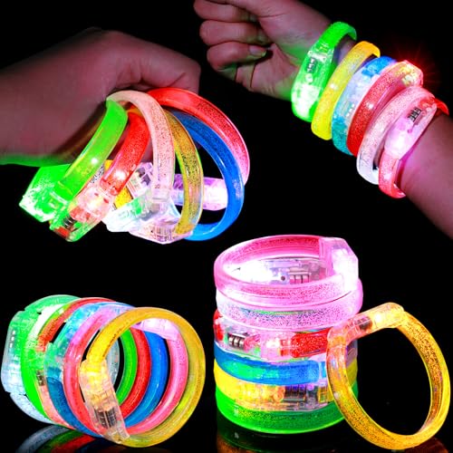 Mikulala12 Stück Leuchtarmband Kinder Blinkende Armbänder in der Dunkelheit Bunt Leuchtenden Armbänder Leuchtspielzeug Geschenke für Geburtstag, Weihnachten, Dunkle Party, Neujahrsparty Mikulala12 Stück Leuchtarmband Kinder Blinkende Armbänder in der Dunkelheit Bunt Leuchtenden Armbänder Leuchtspielzeug Geschenke für Geburtstag, Weihnachten, Dunkle Party, Neujahrsparty von Mikulala