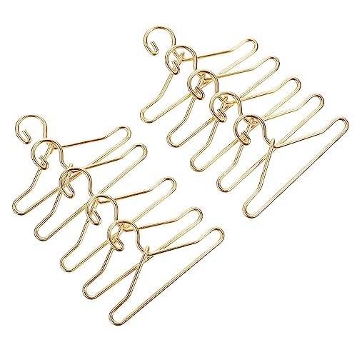 MILISTEN 50 Stück Mini Puppenkleiderbügel aus Metall Goldene Kleiderbügel für Puppen Praktischer Kleiderständer für Puppenoutfits und Spielzeugkleidung MILISTEN 50 Stück Mini Puppenkleiderbügel aus Metall Goldene Kleiderbügel für Puppen Praktischer Kleiderständer für Puppenoutfits und Spielzeugkleidung von Milisten