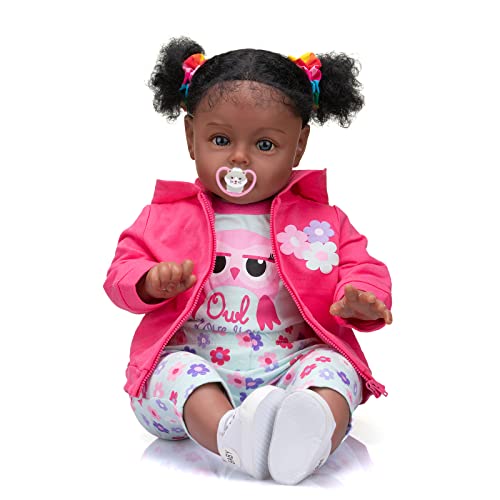 MineeQu 24 Zoll Afroamerikanerin Sue-Sue Lebensechte riesige Größe verwurzeltes lockiges Haar kuscheliger Körper Reborn Babypuppen in schwarzer Haut realistische Neugeborene Kleinkind Mädchen Puppen von MineeQu