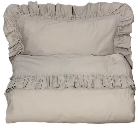Mini Dreams Frill Bettwäsche 100x130 cm, Sand von Mini Dreams