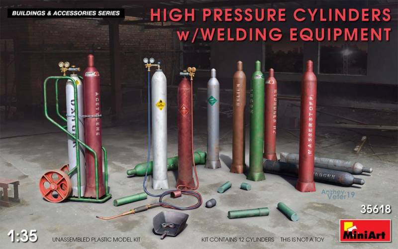 High Pressure Cylinders w/Welding Equipment High Pressure Cylinders w/Welding Equipment von Miniart