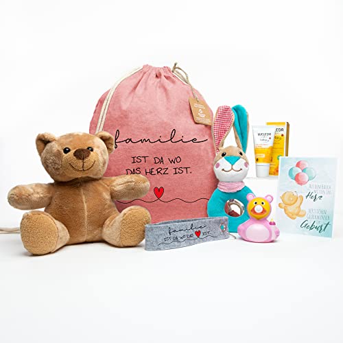 Minifeet Geschenkbox zur Geburt Mädchen - Set aus Zugbeutel (rot), Schlüsselanhänger, Greifling, Teddybär, Badeente (rosa), Wundschutzcreme und Grußkarte - 7-teilig von Minifeet