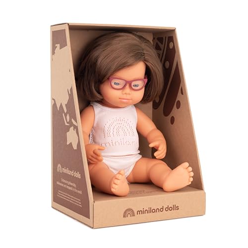 Miniland europäisches Mädchen 38cm mit Down-Syndrom, mit Brille,in Geschenkschachtel, 31111, Weiß Miniland europäisches Mädchen 38cm mit Down-Syndrom, mit Brille,in Geschenkschachtel, 31111, Weiß von Miniland