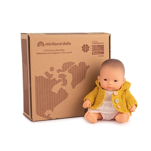 Miniland Dolls Geschenk-Set: 21 cm große asiatische Babypuppe Mädchen und Sea-Set., 31215, Bunt von Miniland