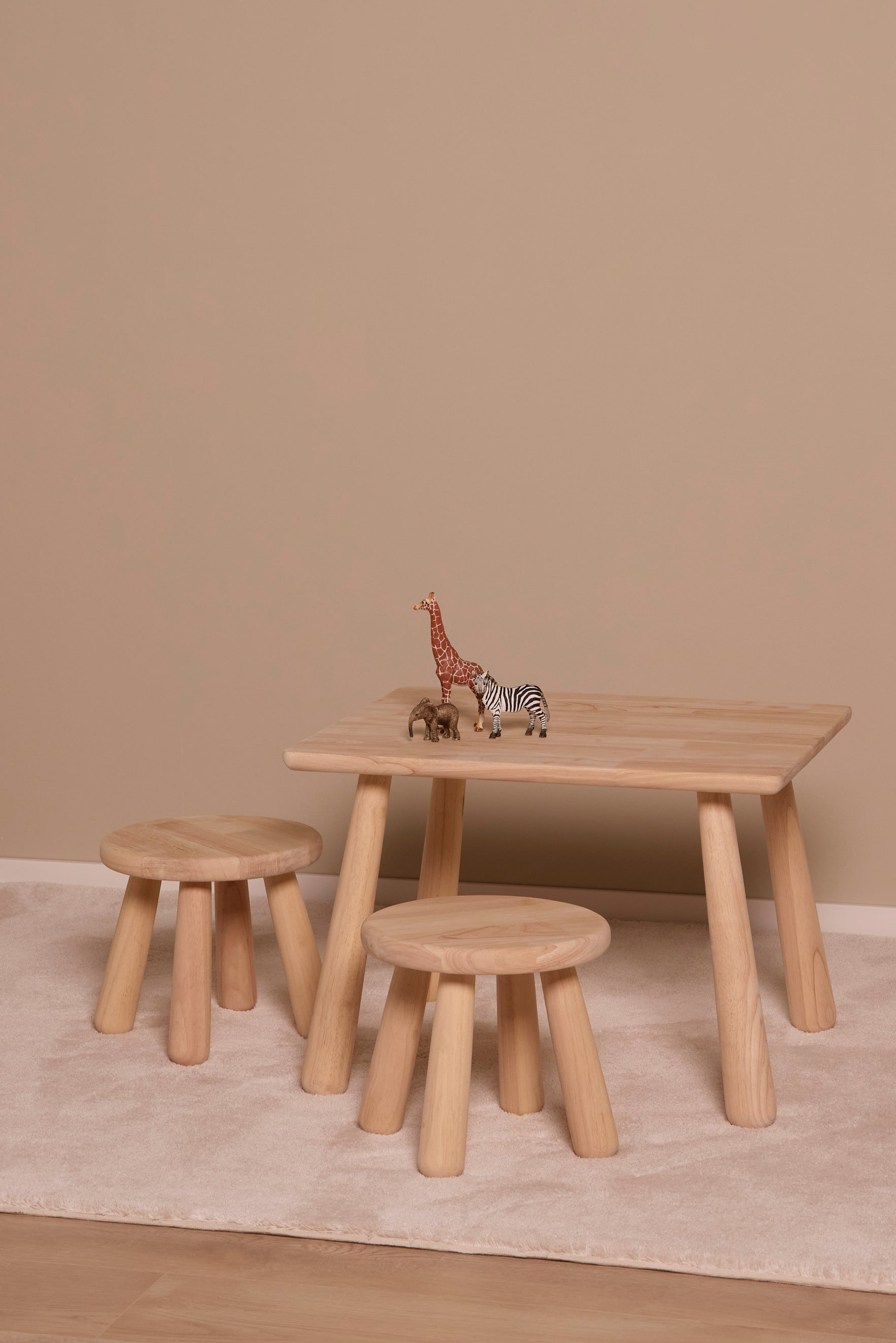 Minitude Nordic Rechteckiger Tisch &  Runde Hocker, Natur, Kinderzimmermöbel, Kindermöbel von Minitude