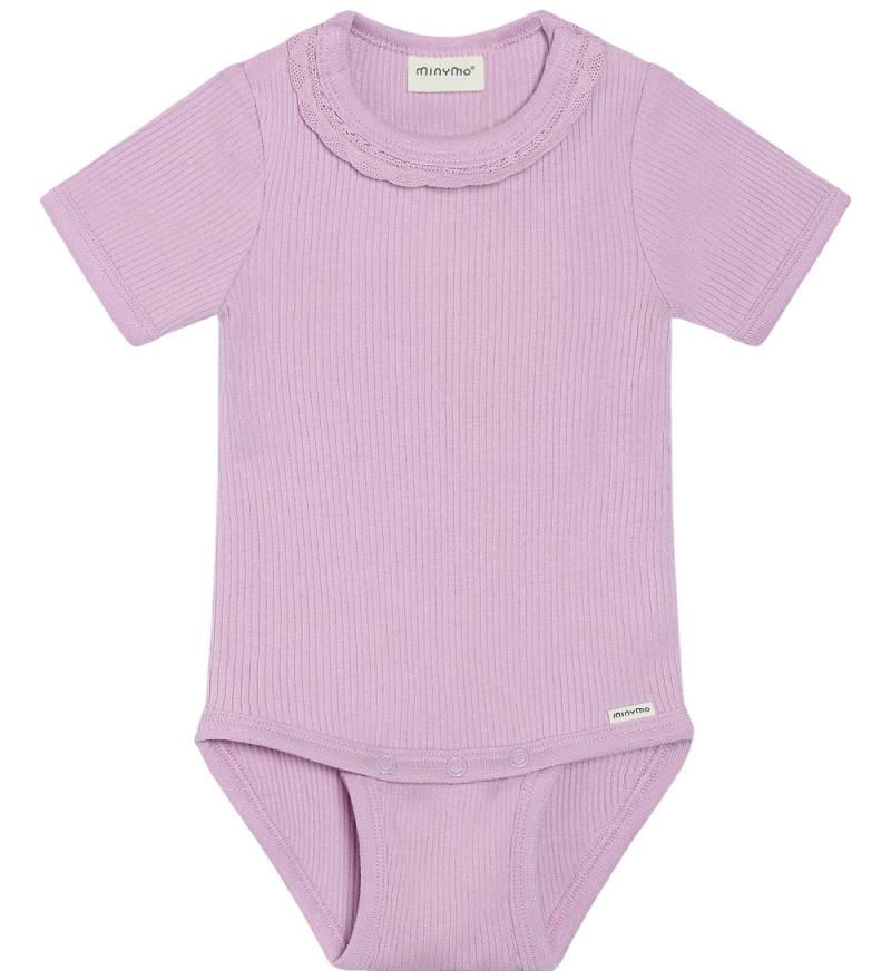 Minymo Body k/ä - Rib - Baumwolle/Modal - Violette Quaste m. Spi - Minymo - 56 - Body K/Ä Minymo Body k/ä - Rib - Baumwolle/Modal - Violette Quaste m. Spi - Minymo - 56 - Body K/Ä von Minymo