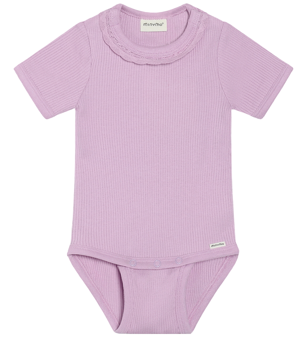 Minymo Body k/ä - Rib - Baumwolle/Modal - Violette Quaste m. Spi - Minymo - 74 - Body K/Ä Minymo Body k/ä - Rib - Baumwolle/Modal - Violette Quaste m. Spi - Minymo - 74 - Body K/Ä von Minymo