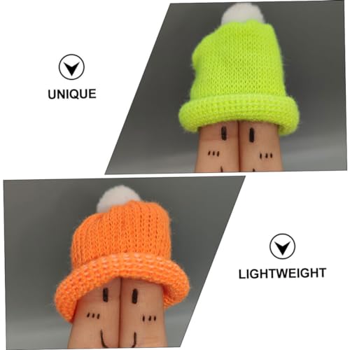 Mipcase 12 Stück Teiliges Bunte Mini Strickmützen Weihnachtsdeko Winzige DIY Hüte für Flaschen Handgemachte Nikolausmützen Festliche Tisch und Weihnachtsbaumdekoration von Mipcase